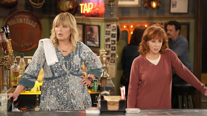 HAPPY'S PLACE -- "Pilot" -- Pictured: (l-r) Melissa Peterman as Gabby, Reba McEntire as Bobbie -- (Photo by: Casey Durkin/NBC)