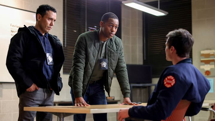 CHICAGO FIRE -- "Inside Man" Episode 12011 -- Pictured: (l-r) Jonathan Medina as Detective Navarro, Samuel B Jackson as Dwayne, Michael Bradway as Damon -- (Photo by: Adrian Burrows/NBC)