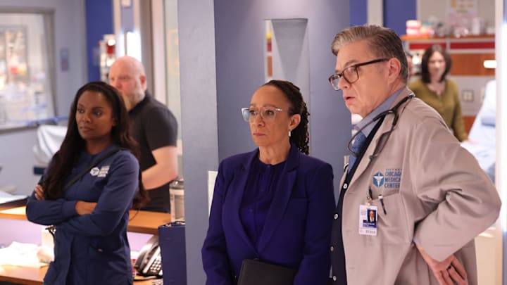 CHICAGO MED -- "The Invisible Hand" Episode 1020 -- Pictured: (l-r) Marlyne Barrett as Maggie Lockwood, S. Epatha Merkerson as Sharon Goodwin, Oliver Platt as Dr. Daniel Charles -- (Photo by: George Burns Jr/NBC)