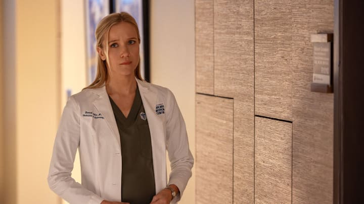 CHICAGO MED -- "Triple Threat" Episode 1108 -- Pictured: Jessy Schram as Dr. Hannah Asher CHICAGO MED -- "Triple Threat" Episode 1108 -- Pictured: Jessy Schram as Dr. Hannah Asher