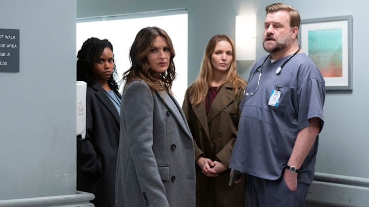 LAW & ORDER: SPECIAL VICTIMS UNIT -- "Carousel" Episode 25006 -- Pictured: (l-r) Aimé Donna Kelly as Capt. Curry, Mariska Hargitay as Captain Olivia Benson, Jordana Spiro as FBI Special Agent Shannah Sykes, Stephen Wallem as Nurse Rudy Syndergaard -- (Photo by: Virginia Sherwood/NBC)
