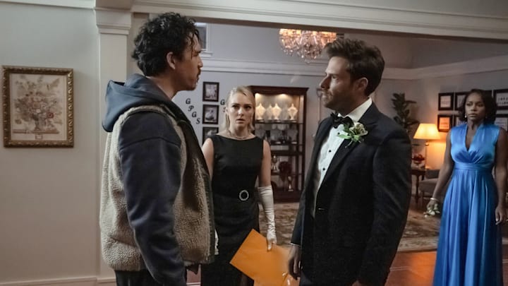 GROSSE POINTE GARDEN SOCIETY -- "Force of Nature" Episode 104 -- Pictured: (l-r) Alexander Hodge as Doug, AnnaSophia Robb as Alice, Ben Rappaport as Brett, Aja Naomi King as Catherine -- (Photo by: Tina Rowden/NBC)