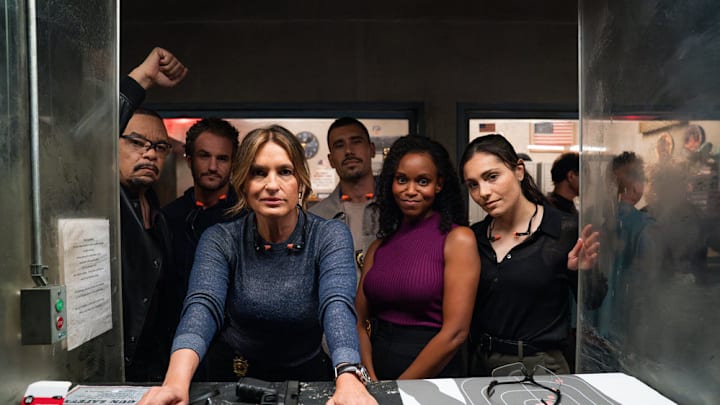 LAW & ORDER: SPECIAL VICTIMS UNIT -- "Fractured" Episode 26001 -- Pictured: (l-r) Ice T as Sgt. Odafin "Fin" Tutuola, Kevin Kane as Det. Terry Bruno, Mariska Hargitay as Capt. Olivia Benson, Octavio Pisano as Det. Joe Velasco, Aimé Donna Kelly as Capt. Curry, Juliana Aidén Martinez as Det. Kate Silva -- (Photo by: Ralph Bavaro/NBC)