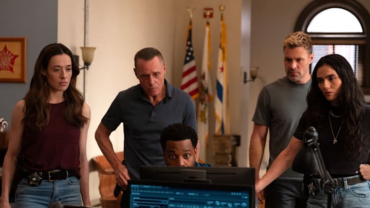 CHICAGO P.D. -- "Canaryville" Episode 1303 -- Pictured: (l-r) Marina Squerciati as Officer Kim Burgess, Jason Beghe as Hank Voight, LaRoyce Hawkins as Officer Kevin Atwater, Patrick John Flueger as Officer Adam Ruzek, Arienne Mandi as Eva Imani -- (Photo by: Lori Allen/NBC)
