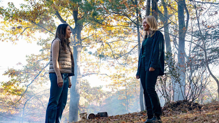 THE HUNTING PARTY -- "Amanda Weiss" Episode 204 -- Pictured: (l-r) Elizabeth Gillies as Amanda Weiss, Melissa Roxburgh as Rebecca "Bex" Henderson -- (Photo by: Ralph Bavaro/NBC)