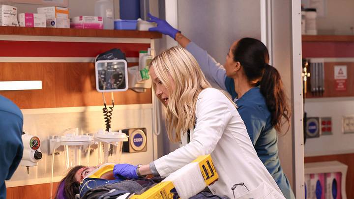 CHICAGO MED -- "Third Rails" Episode 1202 -- Pictured: Jessy Schram as Dr. Hannah Asher 