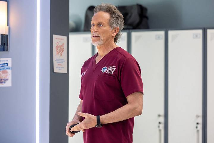 CHICAGO MED -- "Heaven Help Us" Episode 1121 -- Pictured: Steven Weber as Dr. Dean Archer CHICAGO MED -- "Heaven Help Us" Episode 1121 -- Pictured: Steven Weber as Dr. Dean Archer