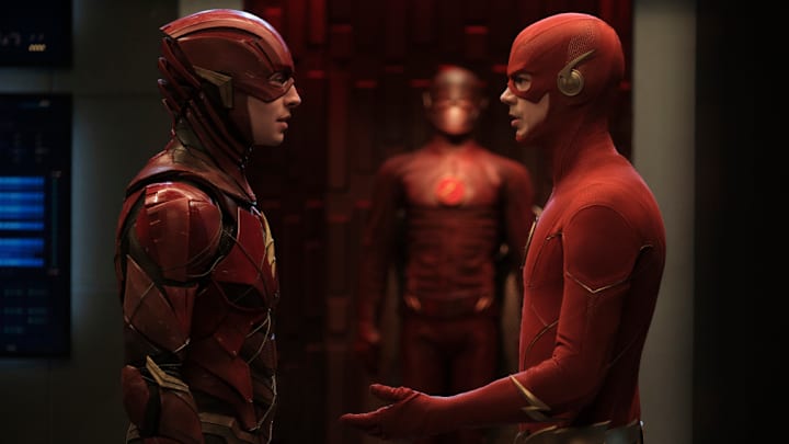 Arrow -- "Crisis on Infinite Earths: Part Four" -- Image Number: AR808c_0143r.jpg -- Pictured (L-R): Ezra Miller as Barry Allen and Grant Gustin as Barry Allen/The Flash -- Photo: Jeff Weddell/The CW -- © 2020 The CW Network, LLC. All Rights Reserved.