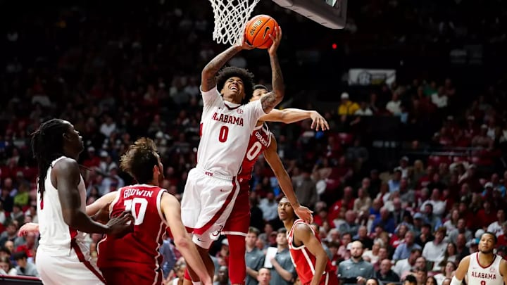 Alabama guard Labaron Philon (0) shoots a layup against Oklahoma at Coleman Coliseum in Tuscaloosa, AL on Saturday, Jan 4, 2025. Alabama guard Labaron Philon (0) shoots a layup against Oklahoma at Coleman Coliseum in Tuscaloosa, AL on Saturday, Jan 4, 2025.
