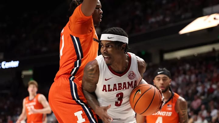 Alabama guard Latrell Wrightsell Jr. (3) looks to pass the ball against Illinois at Legacy Arena at BJCC in Birmingham, AL on Wednesday, Nov 20, 2024. Alabama guard Latrell Wrightsell Jr. (3) looks to pass the ball against Illinois at Legacy Arena at BJCC in Birmingham, AL on Wednesday, Nov 20, 2024.