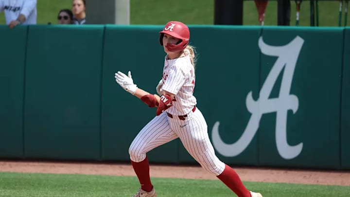 Alabama Softball Player Abby Duchscherer (10) runs the bases against Mizzou at Rhoads Stadium in Tuscaloosa, AL on Sunday, Apr 27, 2025