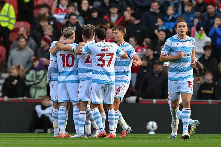 Wrexham players celebrate after scoring against Middlesbrough. นักเตะเร็กซ์แฮมฉลองหลังทำประตูใส่มิดเดิลสโบรห์