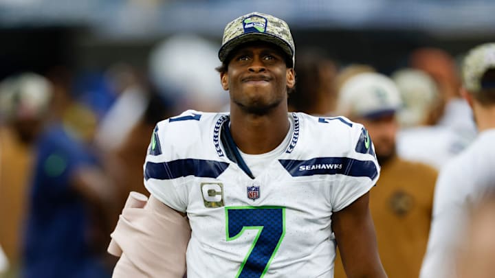 INGLEWOOD, CA - NOVEMBER 19: Seattle Seahawks quarterback Geno Smith (7) walks on the sideline with an injury during an NFL regular season game between the Seattle Seahawks and the Los Angeles Rams on November 19, 2023, at SoFi Stadium in Inglewood, CA.