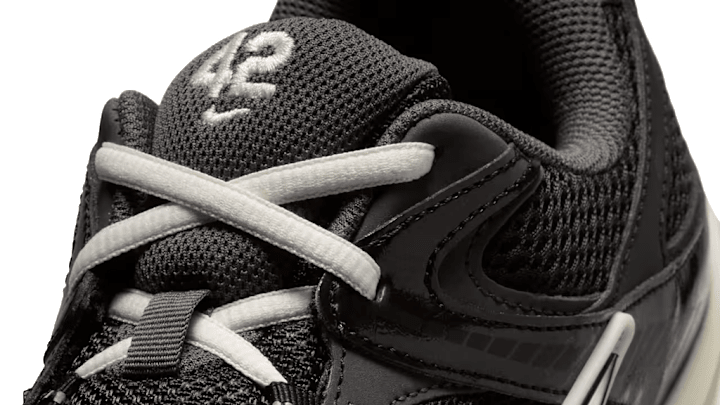 The Nike V5 RNR "Jackie Robinson Day" colorway. The Nike V5 RNR "Jackie Robinson Day" colorway.