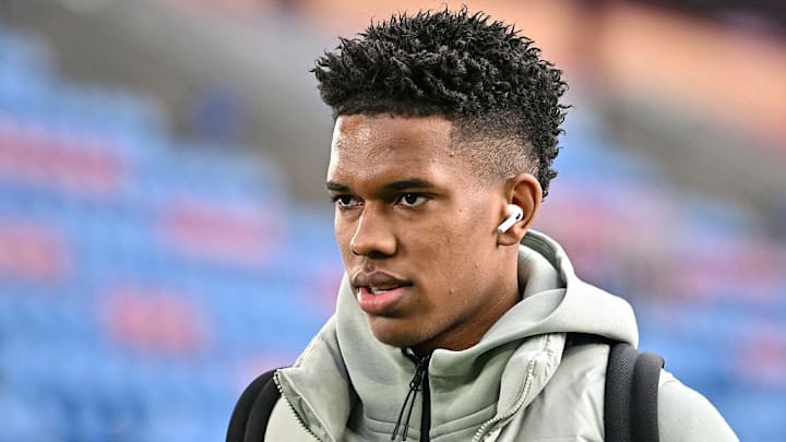 Estêvão was rested at the weekend.