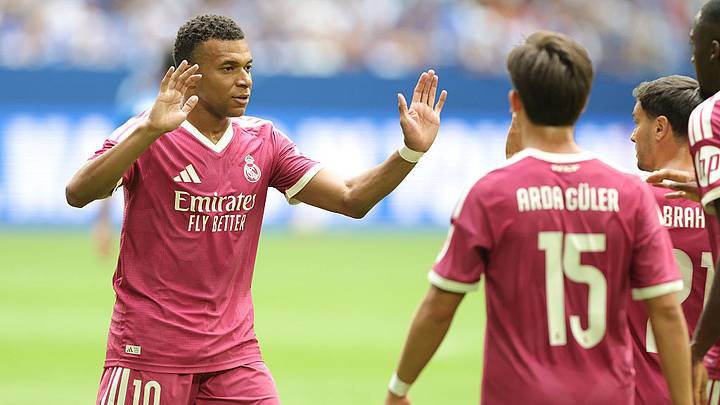 Real Madrid are desperate for trophies this season.