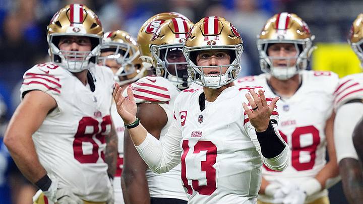 Brock Purdy llevó a los 49ers al triunfo sobre los Colts. Brock Purdy llevó a los 49ers al triunfo sobre los Colts.