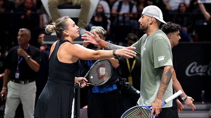Aryna Sabalenka y Nick Kyrgios, en el juego de exhibición denominado la "Batalla de los Sexos" Aryna Sabalenka y Nick Kyrgios, en el juego de exhibición denominado la "Batalla de los Sexos"