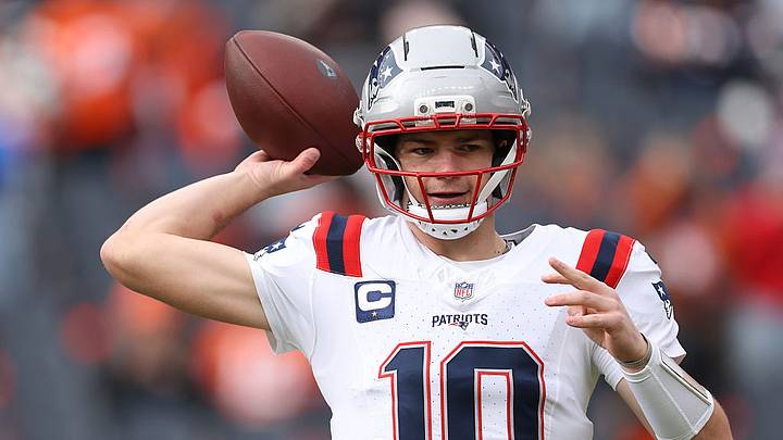 Ante Denver, Drake Maye completó 10 pases para 86 yardas y corrió para un TD. Ante Denver, Drake Maye completó 10 pases para 86 yardas y corrió para un TD.