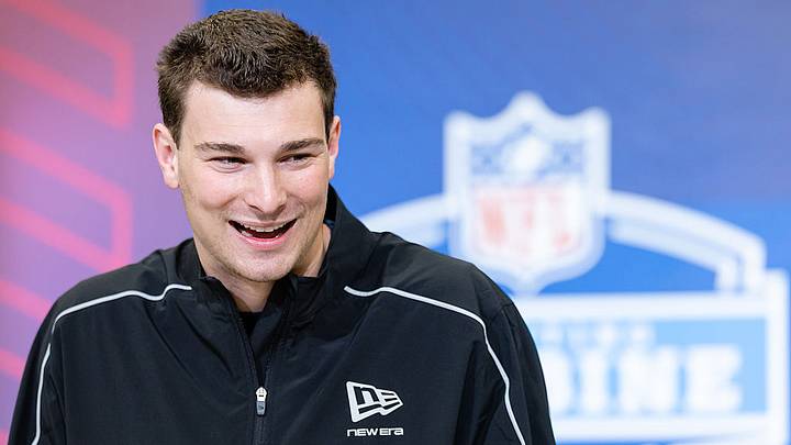 Fernando Mendoza se perfila a ser el nuevo quarterback de los Raiders.