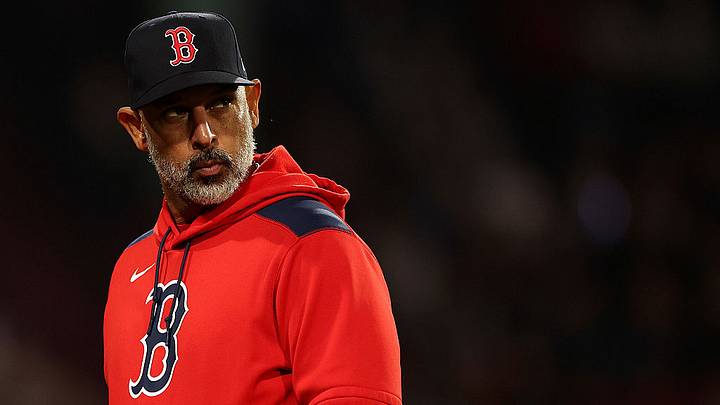 Alex Cora fue cortado por Boston muy temprano en la campaña. Alex Cora fue cortado por Boston muy temprano en la campaña.