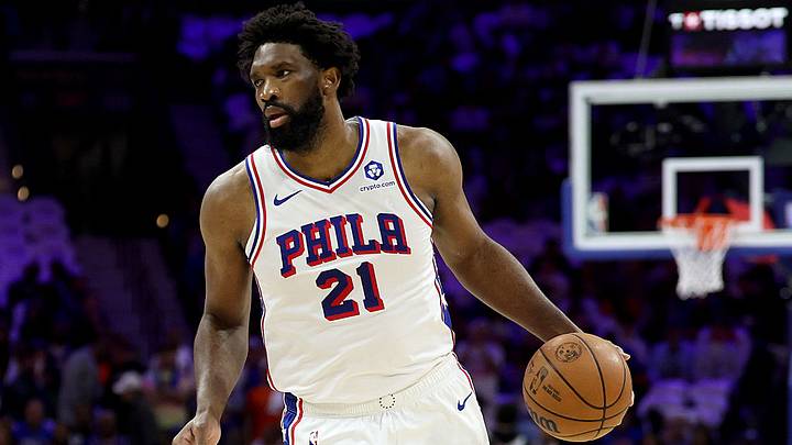 Joel Embiid y los 76ers quedaron fuera de los playoffs de la NBA. Joel Embiid y los 76ers quedaron fuera de los playoffs de la NBA.