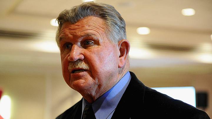 Ditka llevó a los Chicago Bears a la victoria en el Super Bowl de 1985. Ditka llevó a los Chicago Bears a la victoria en el Super Bowl de 1985.