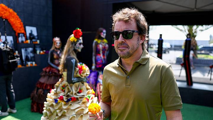 Fernando Alonso, piloto de Aston Martin F1 Team, a su llegada al Paddock del Gran Premio de Mexico. Fernando Alonso, piloto de Aston Martin F1 Team, a su llegada al Paddock del Gran Premio de Mexico.