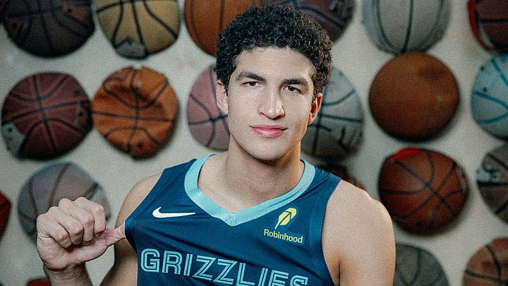 Karim López debutó en la NBA con los Memphis Grizzlies. Karim López debutó en la NBA con los Memphis Grizzlies.