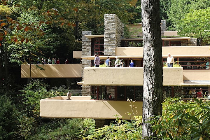 12 Facts About Frank Lloyd Wright's Fallingwater