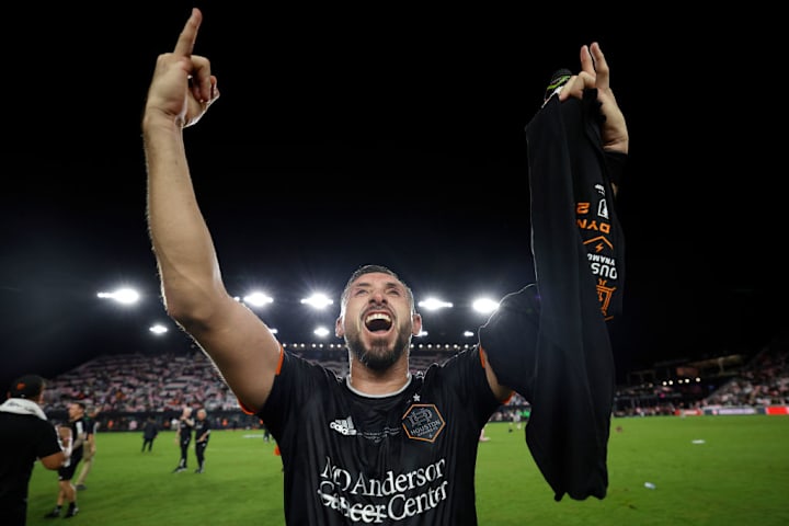 赫克托·埃雷拉