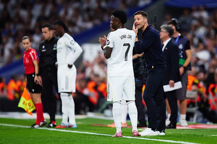 วินิซิอุส จูเนียร์, ซาบี อลอนโซ