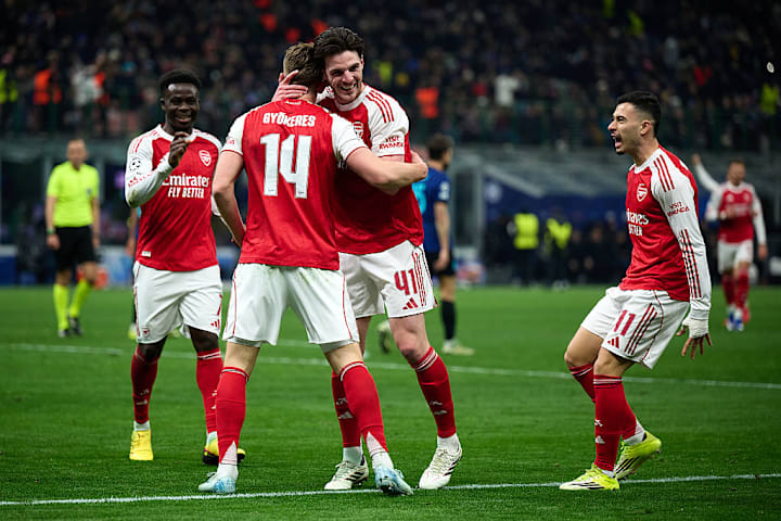 สมาชิกชุดนักเตะอาร์เซนอลฉลองชัยชนะ