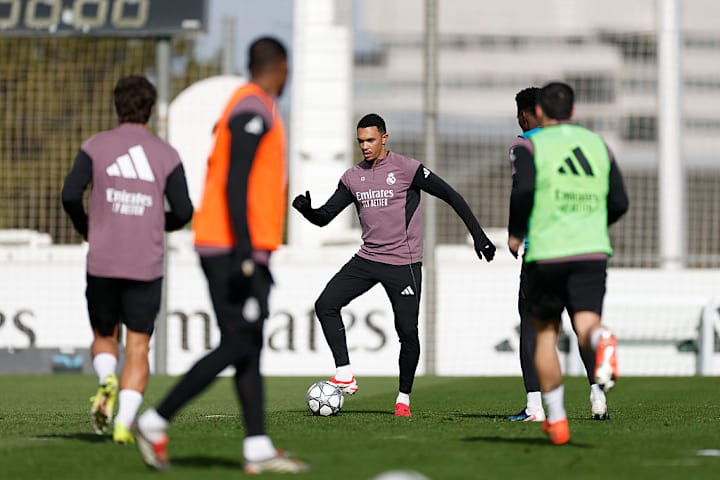 特伦特·阿诺德在皇马训练中。