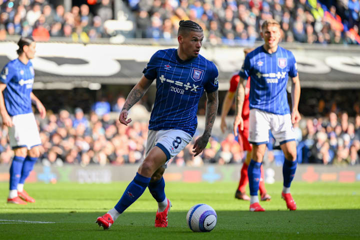 卡尔文·菲利普斯，伊普斯维奇镇