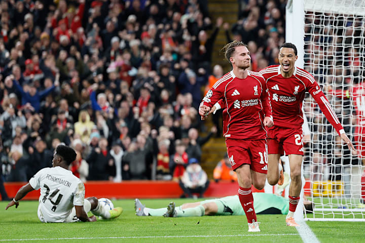 อเล็กซิส แม็ค อัลลิสเตอร์ในท่าการเฉลิมฉลอง