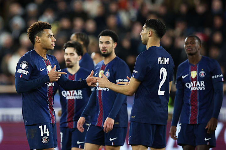 เดซิเร่ ดูเอ, อัชราฟ ฮาคีมี