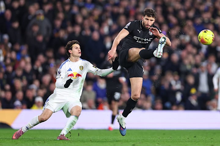 รูเบน ดิอาส ตัดบอลจากลีดส์