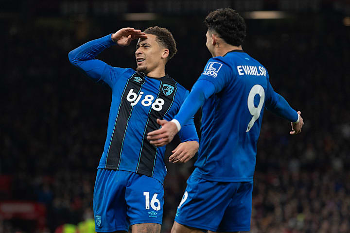 มาร์คัส ทาเวอร์เนียร์ ฉลองประตูของบอร์นมัธกับ เอวานิลสัน