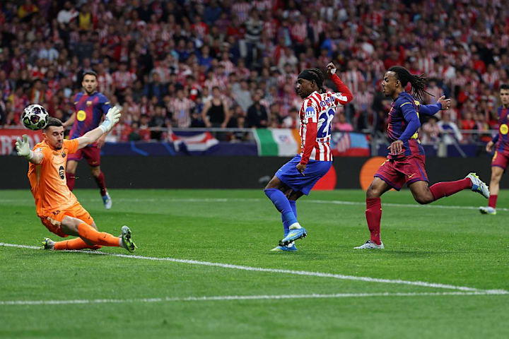 ประตูของอาเดโมลา ลุคแมน