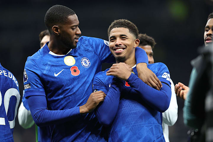 โทซิน อาดาราบิโอโย, เวสลีย์ โฟฟานา