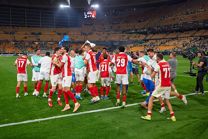 นักเตะบราก้ากำลังเฉลิมฉลอง