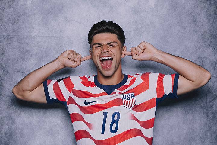 Max Arfsten #18 of the United States แม็กซ์ อาร์ฟสเตน #18 ของสหรัฐอเมริกา