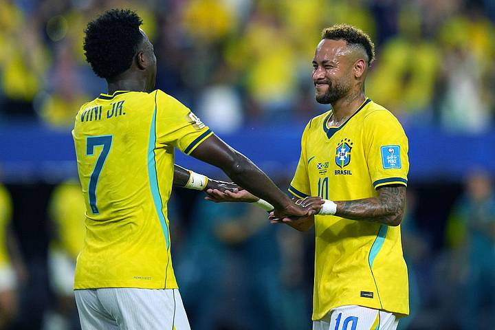 Vini Jr and Neymar embracing Vini Jr and Neymar embracing