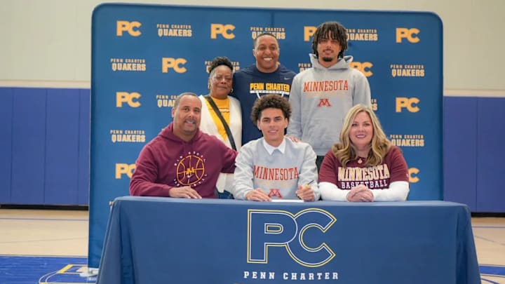 Kai Shinholster officially signing with the Gophers