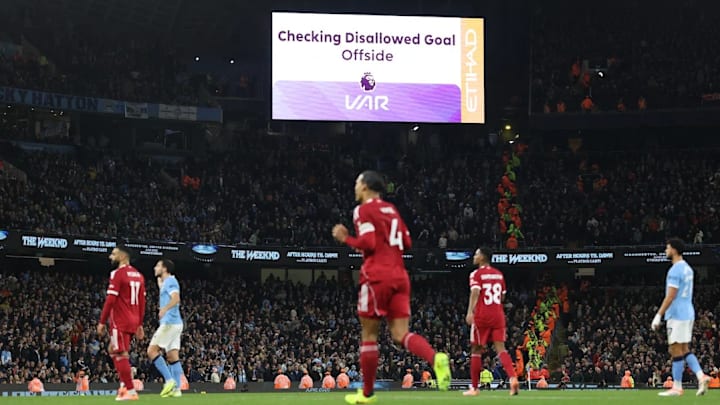 El Liverpool sufrió una polémica con el VAR contra el Manchester City