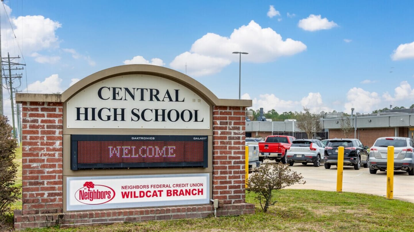 Louisiana Baseball Coach Suspended for Playoffs After Taking Off His Shirt