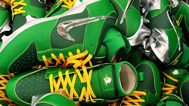 The Oregon Ducks will debut Nike Dunk cleats with their uniforms against Purdue.