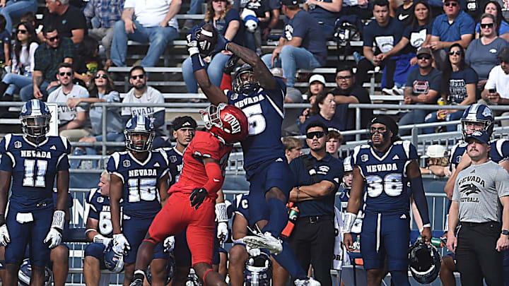 New South Carolina football receiver Dalevon Campbell