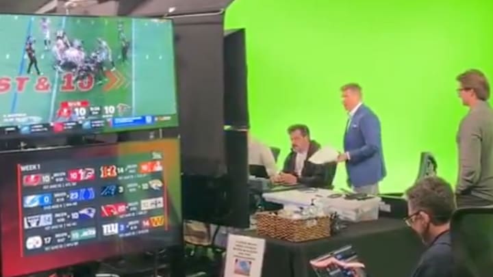 Scott Hanson doesn't stand behind his desk all Sunday long. 